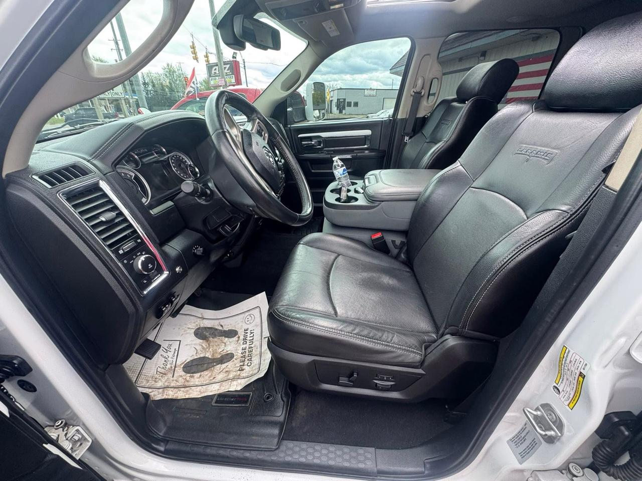 RAM 3500 Laramie Mega Cab 4WD 2016