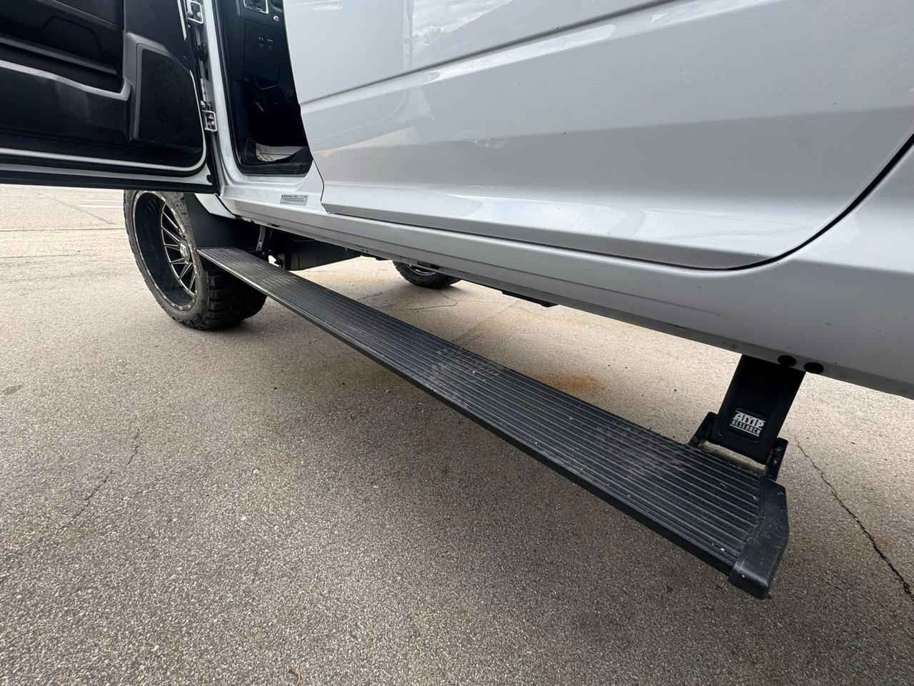 RAM 3500 Laramie Mega Cab 4WD 2016