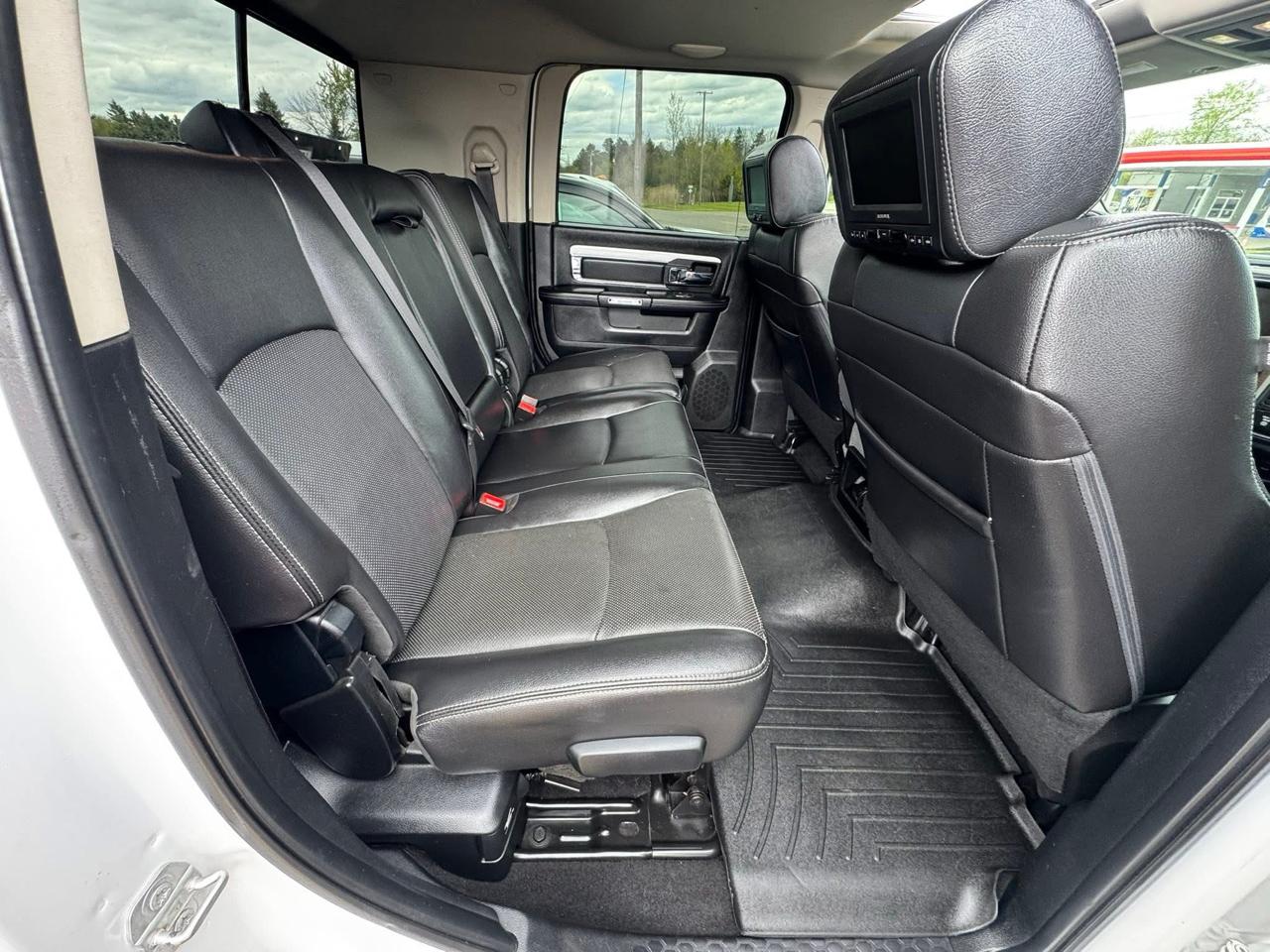 RAM 3500 Laramie Mega Cab 4WD 2016