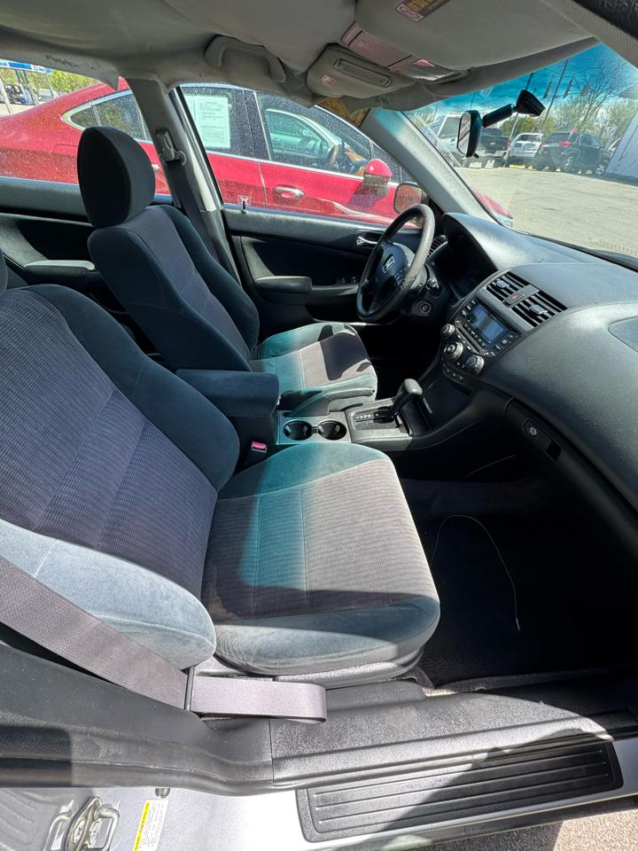 Honda Accord LX V6 sedan AT 2003
