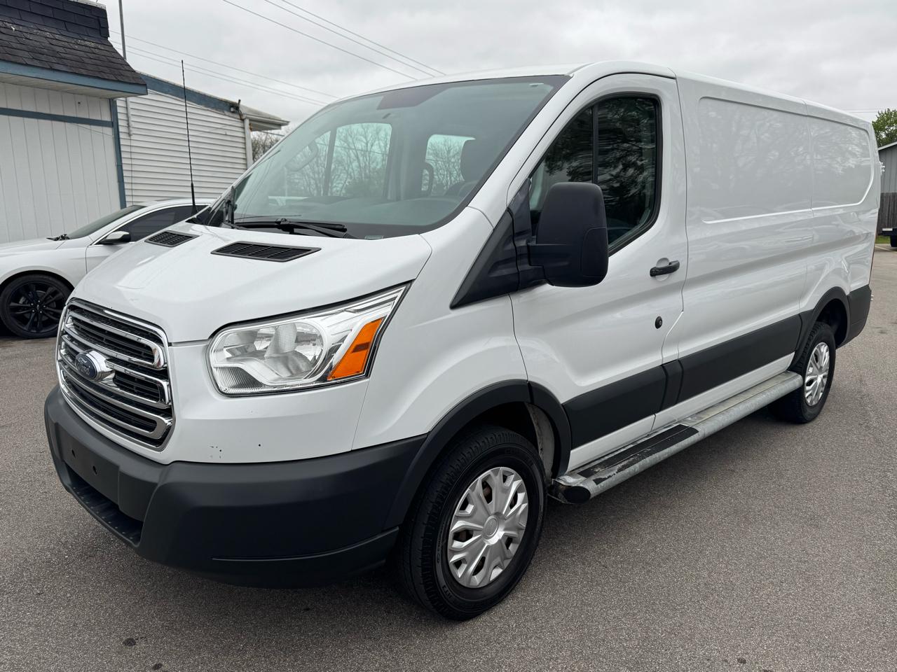 Ford Transit 250 Van Low Roof 60/40 Pass.130-in. WB 2015