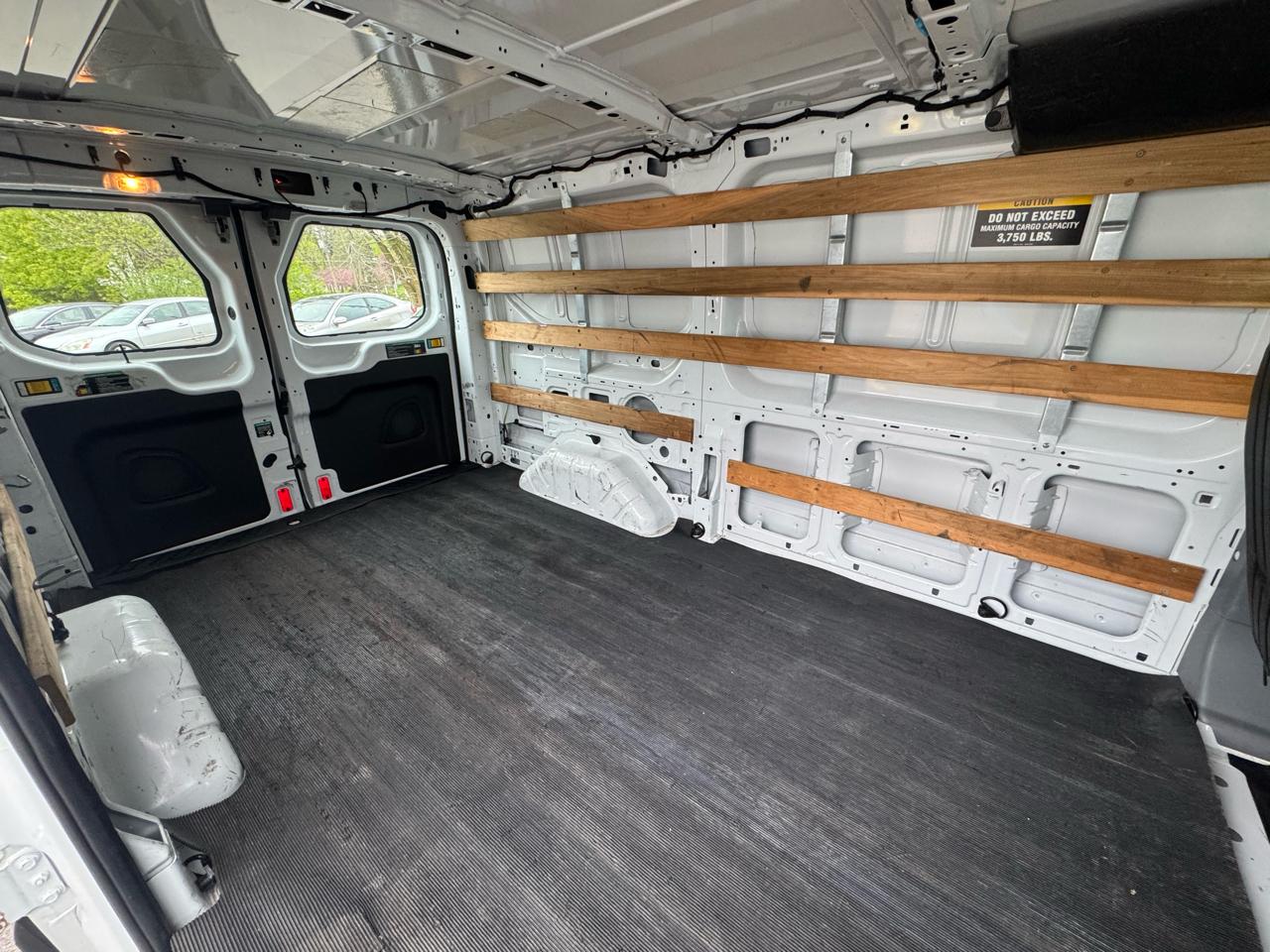 Ford Transit 250 Van Low Roof 60/40 Pass.130-in. WB 2015