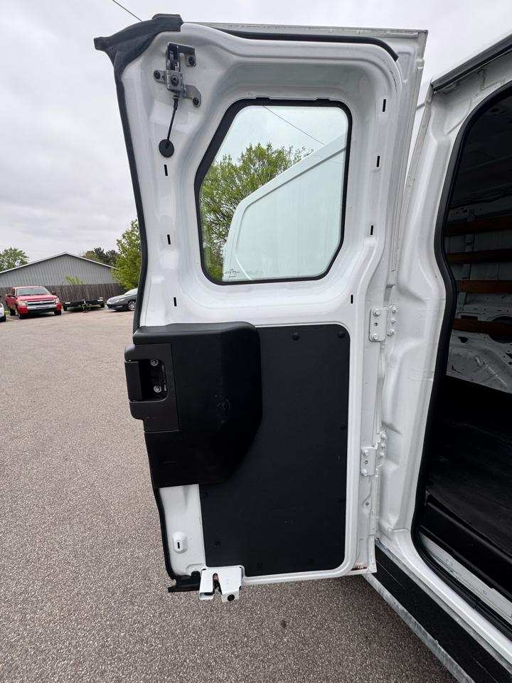 Ford Transit 250 Van Low Roof 60/40 Pass.130-in. WB 2015