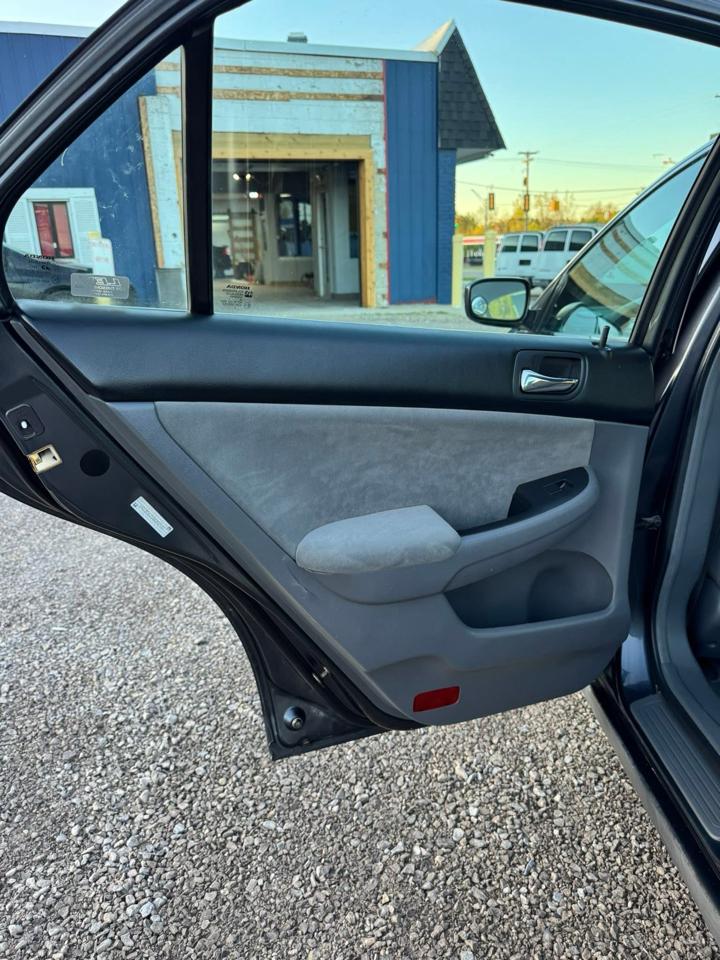 Honda Accord LX sedan AT 2004