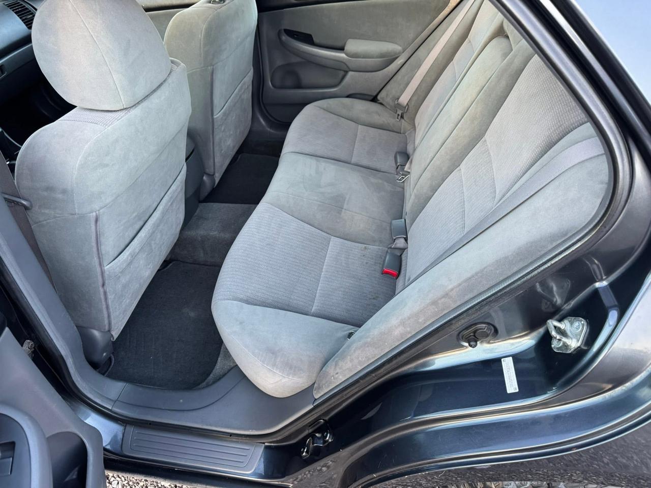 Honda Accord LX sedan AT 2004