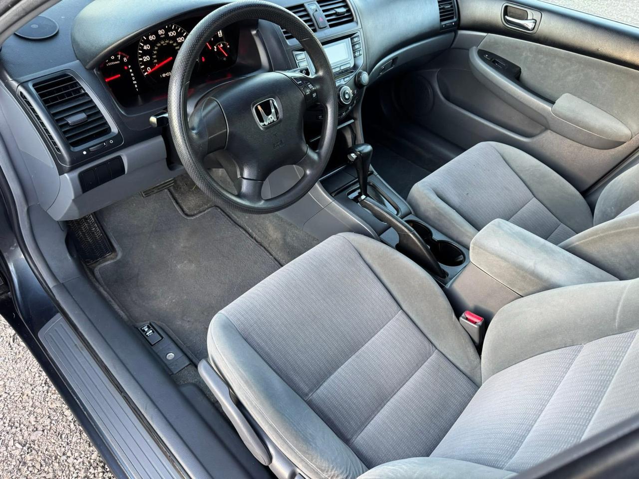 Honda Accord LX sedan AT 2004