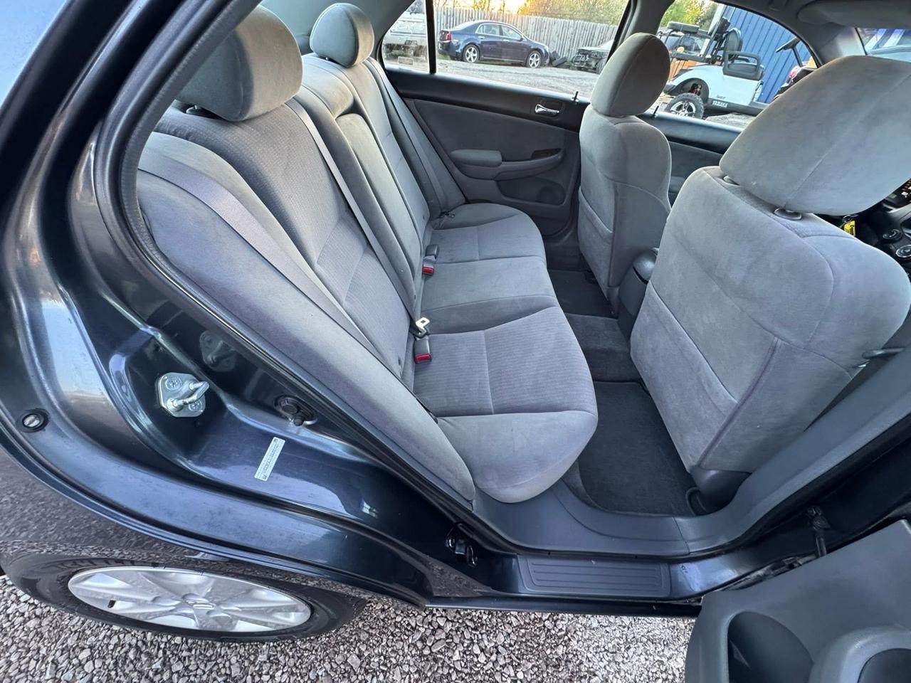 Honda Accord LX sedan AT 2004