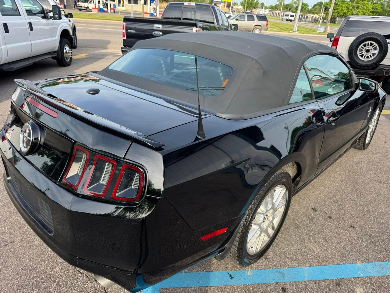 Ford Mustang V6 Convertible 2014