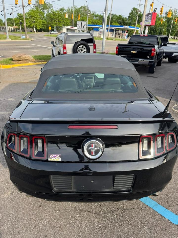 Ford Mustang V6 Convertible 2014