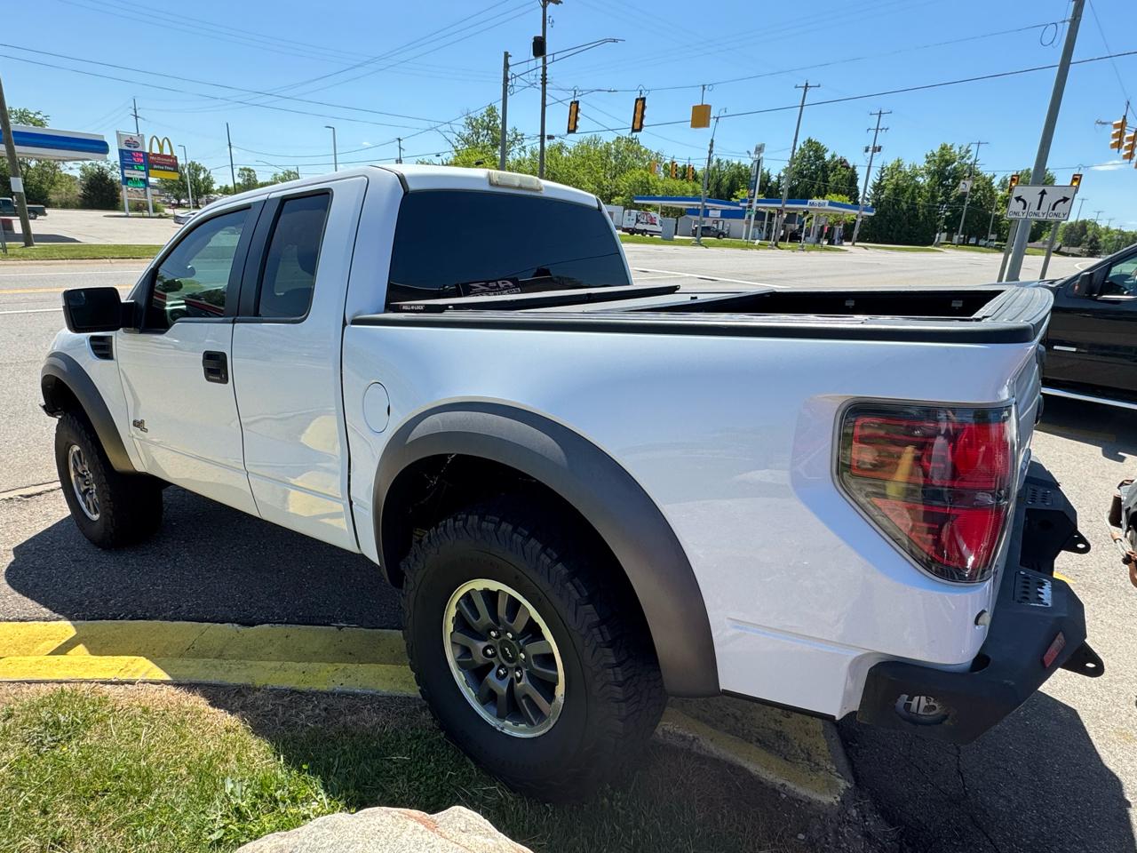 Ford F-150 SVT Raptor SuperCab 5.5-ft. Bed 4WD 2011