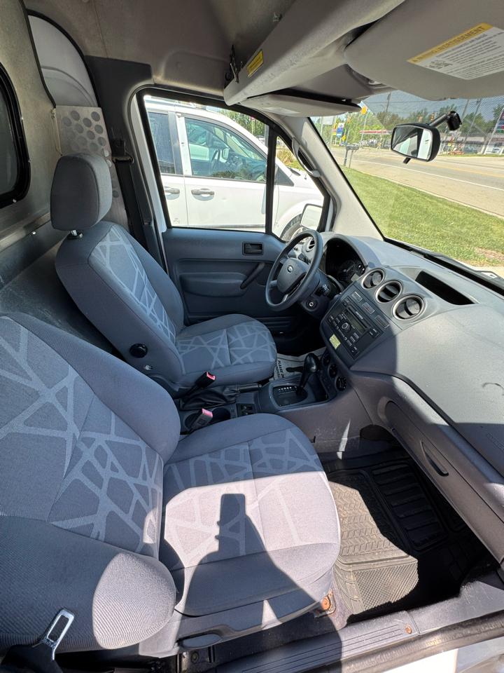 Ford Transit Connect XLT with Side and Rear Door Glass 2010