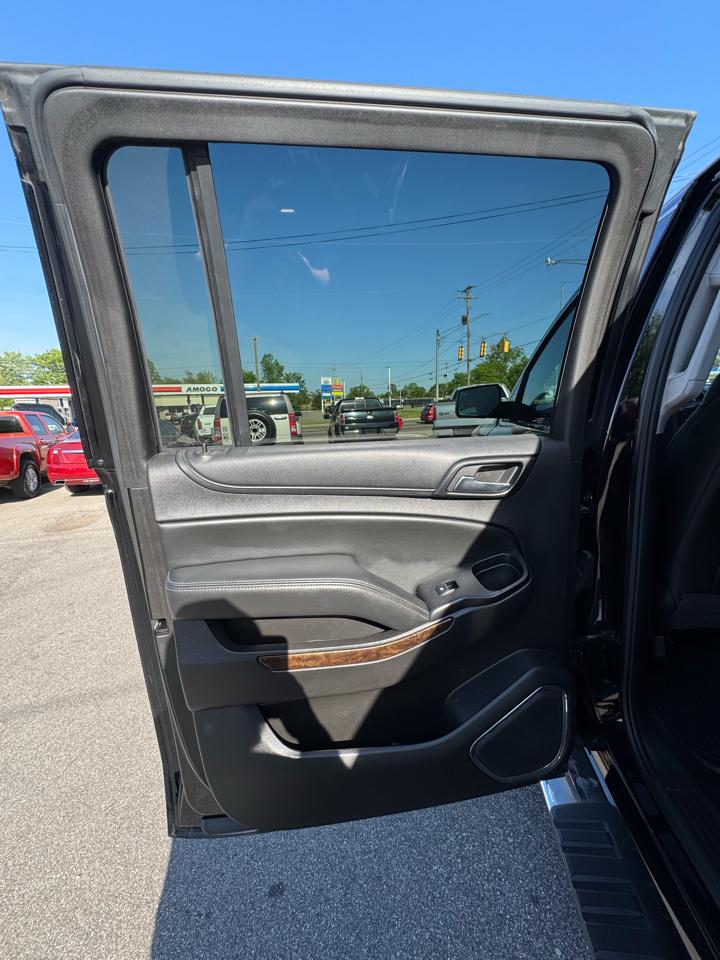 Chevrolet Suburban LT 4WD 2016