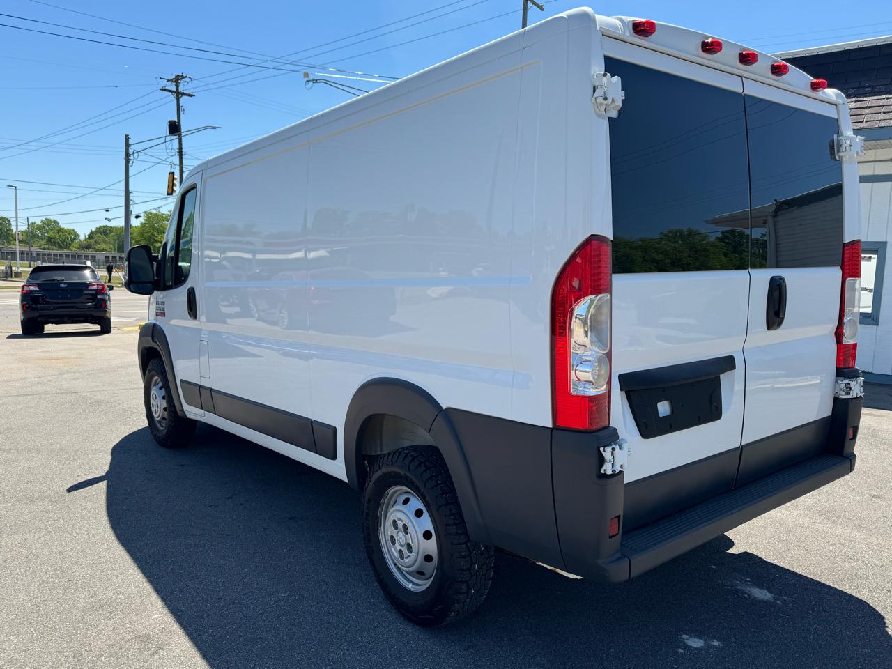 RAM Promaster 1500 Low Roof Tradesman 136-in. WB 2017