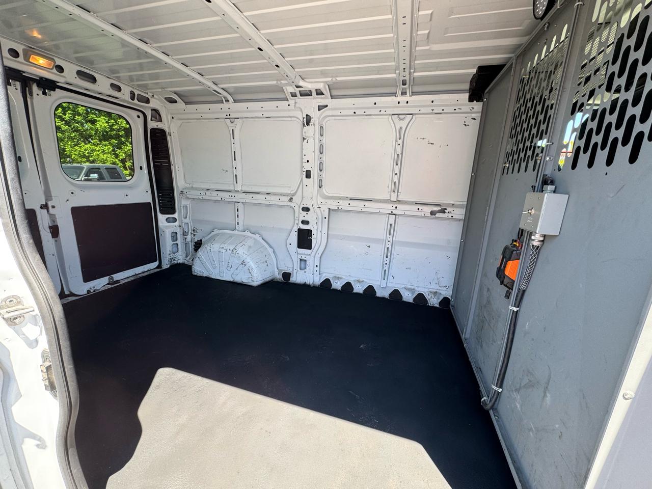 RAM Promaster 1500 Low Roof Tradesman 136-in. WB 2017
