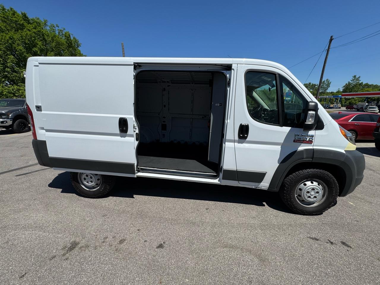RAM Promaster 1500 Low Roof Tradesman 136-in. WB 2017