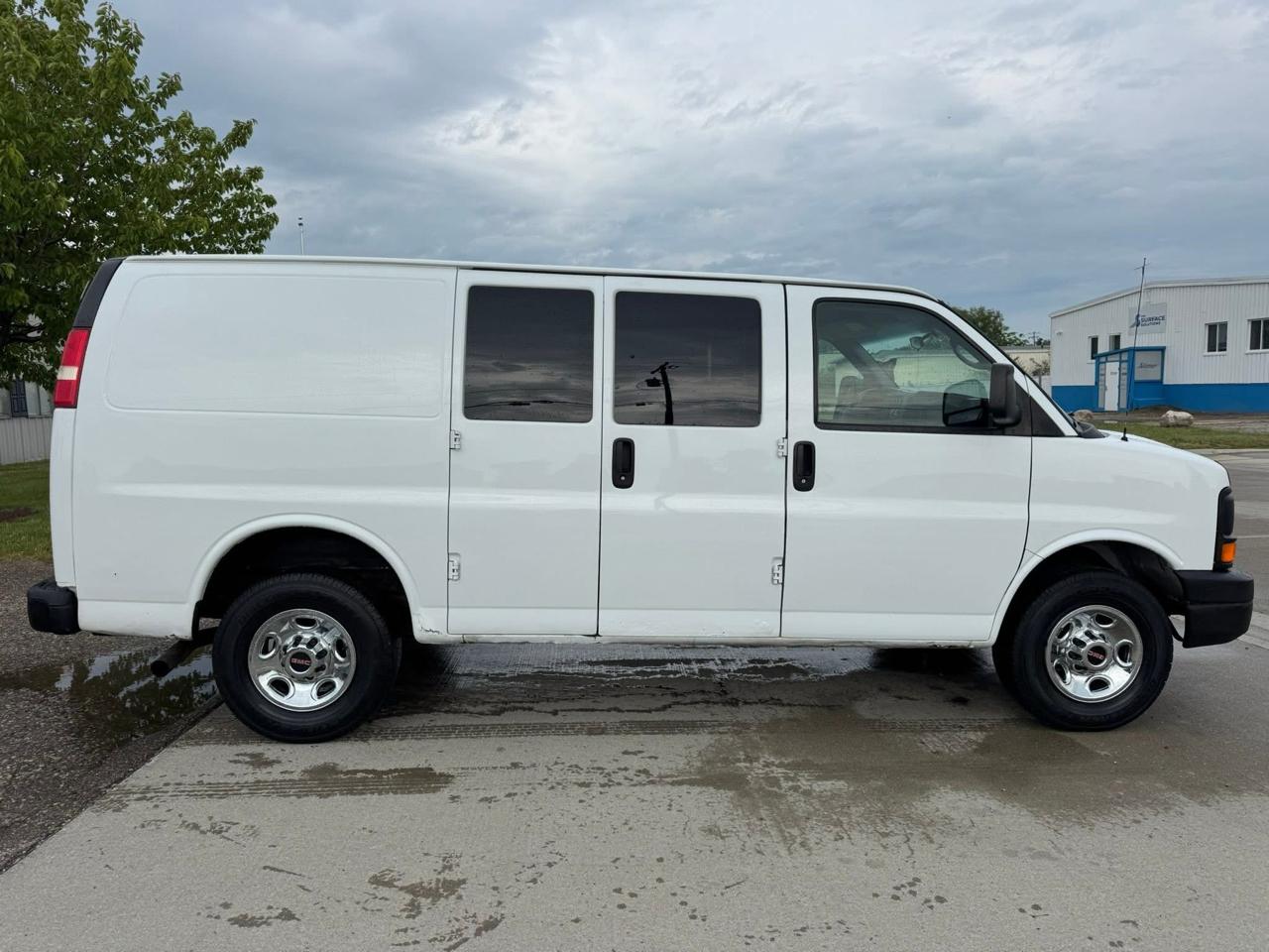 GMC Savana G3500 Cargo 2014