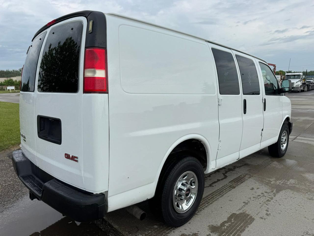 GMC Savana G3500 Cargo 2014