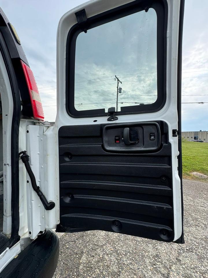 GMC Savana G3500 Cargo 2014