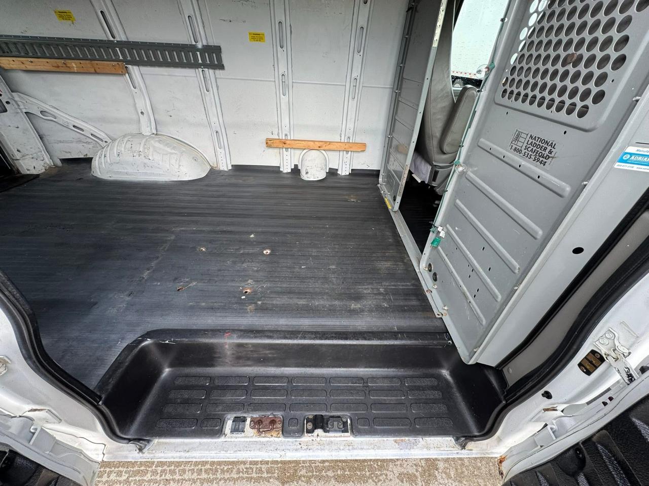 GMC Savana G3500 Cargo 2014