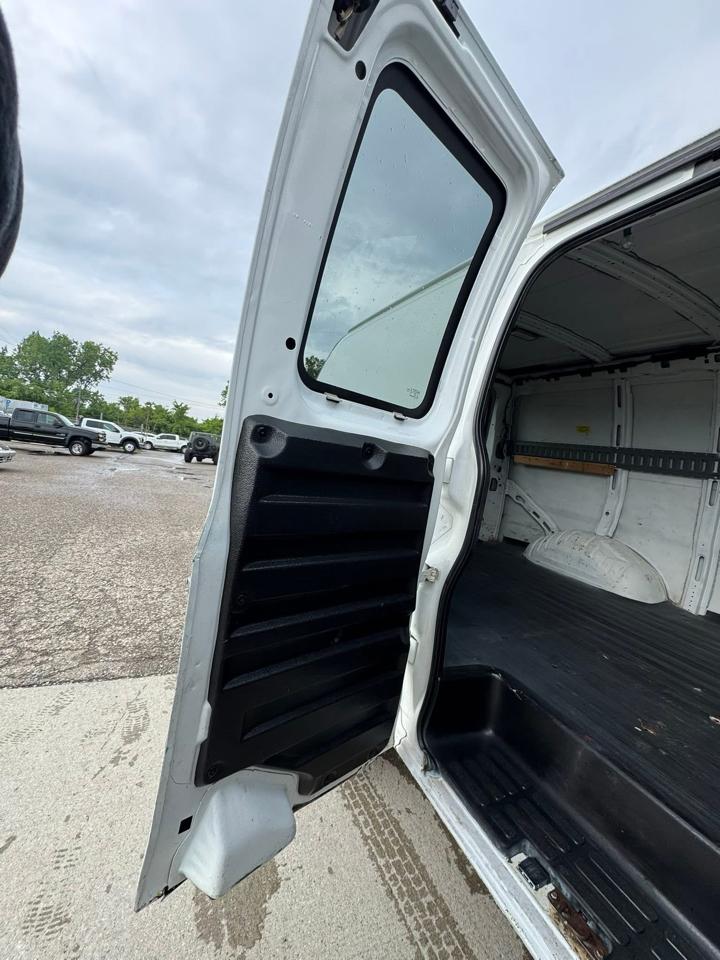 GMC Savana G3500 Cargo 2014