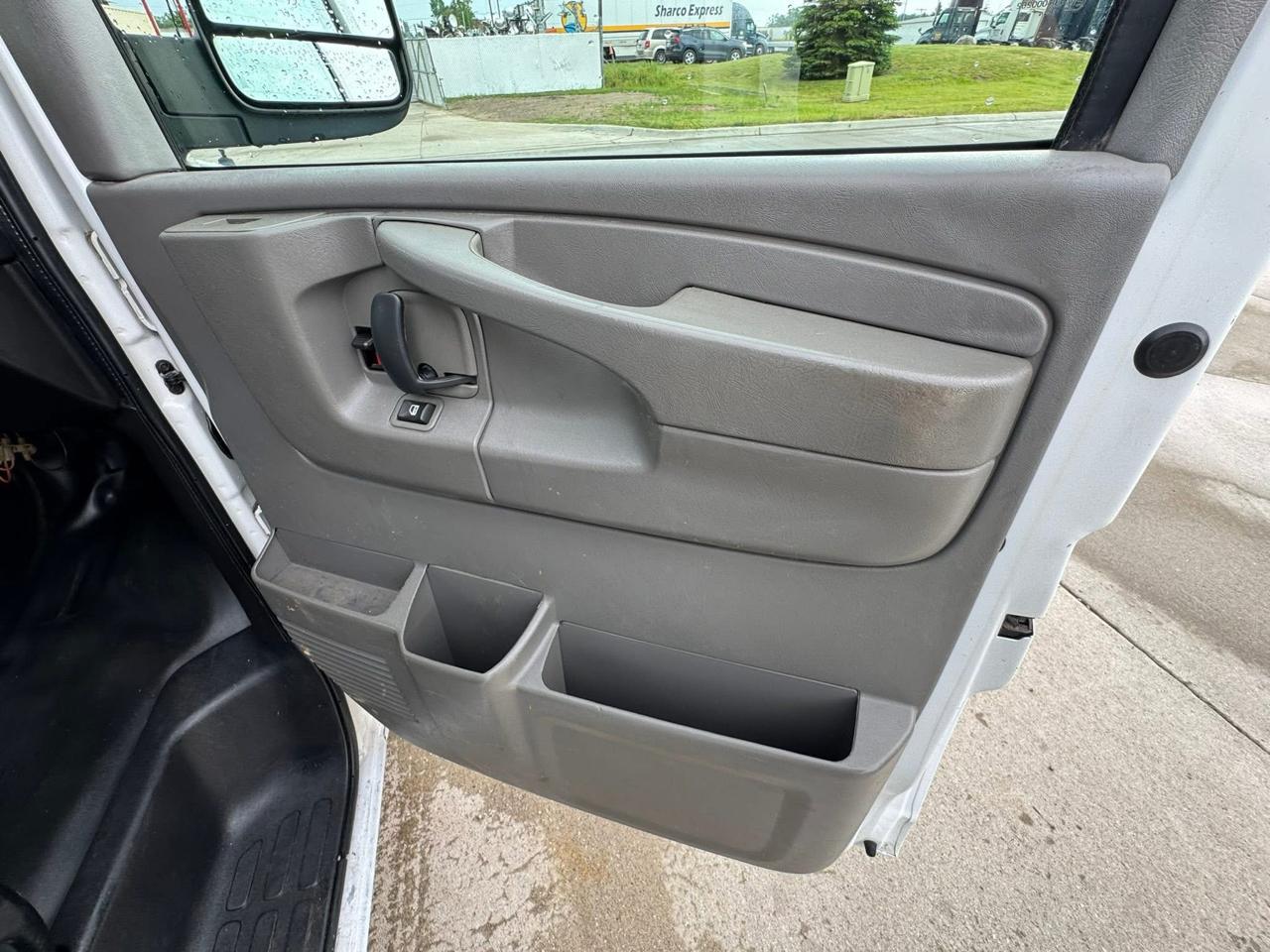 GMC Savana G3500 Cargo 2014