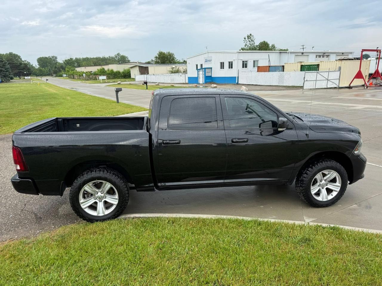 RAM 1500 Sport Crew Cab SWB 4WD 2015