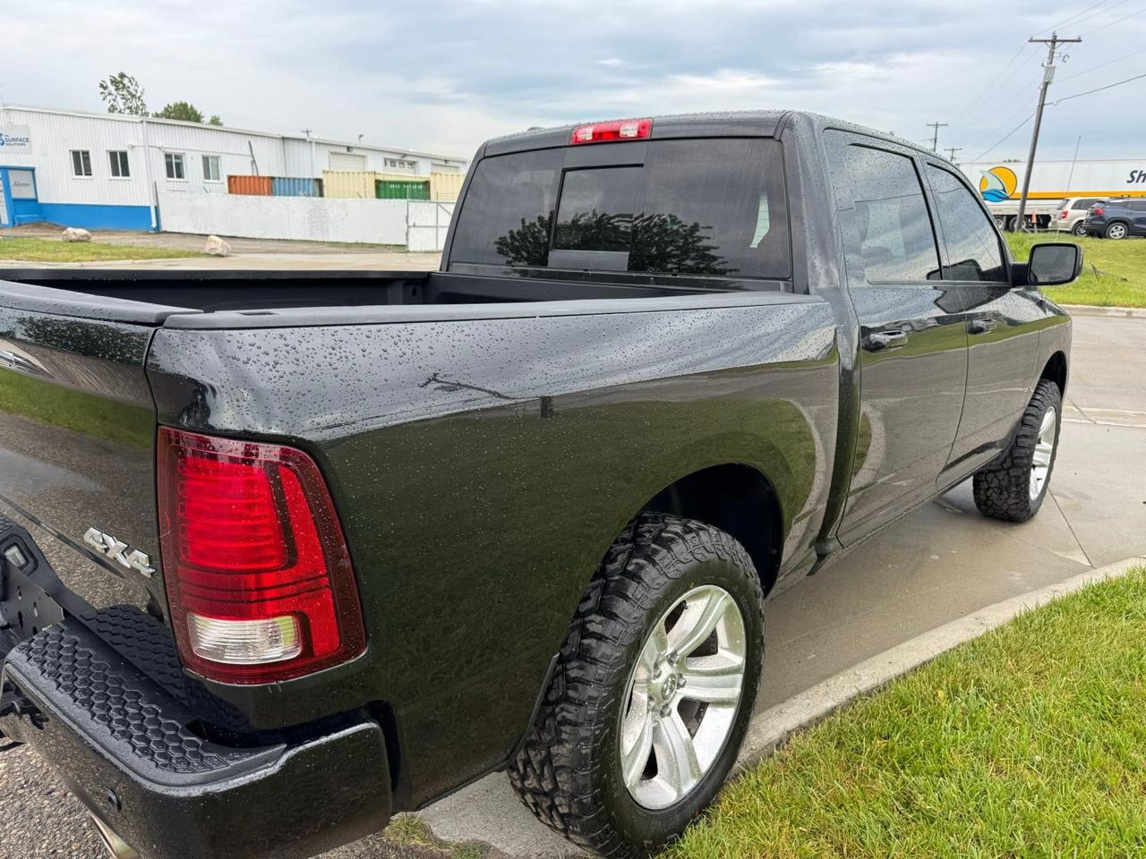 RAM 1500 Sport Crew Cab SWB 4WD 2015