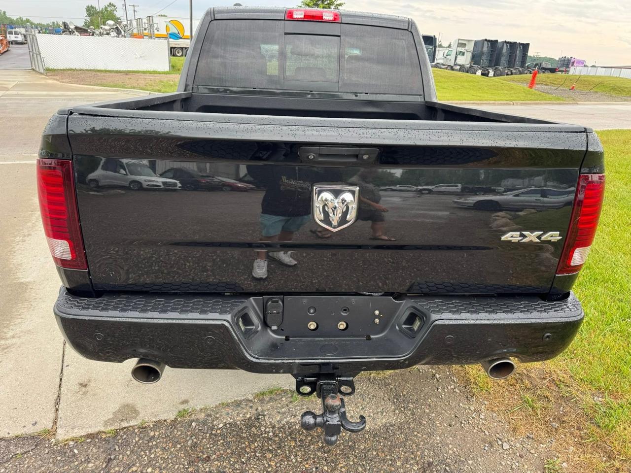 RAM 1500 Sport Crew Cab SWB 4WD 2015