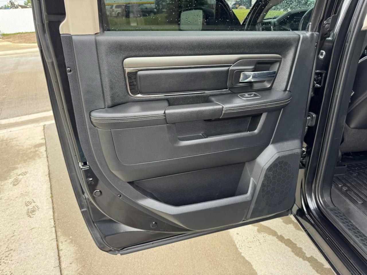 RAM 1500 Sport Crew Cab SWB 4WD 2015