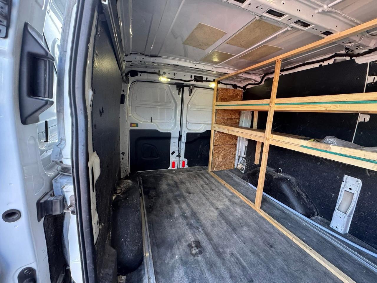 Ford Transit 150 Van Low Roof w/Sliding Pass. 130-in. WB 2017