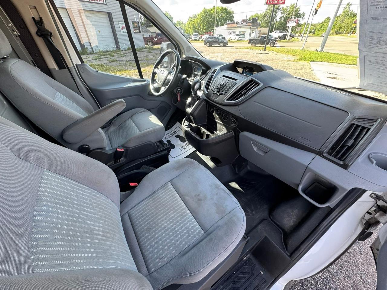 Ford Transit 150 Van Low Roof w/Sliding Pass. 130-in. WB 2017