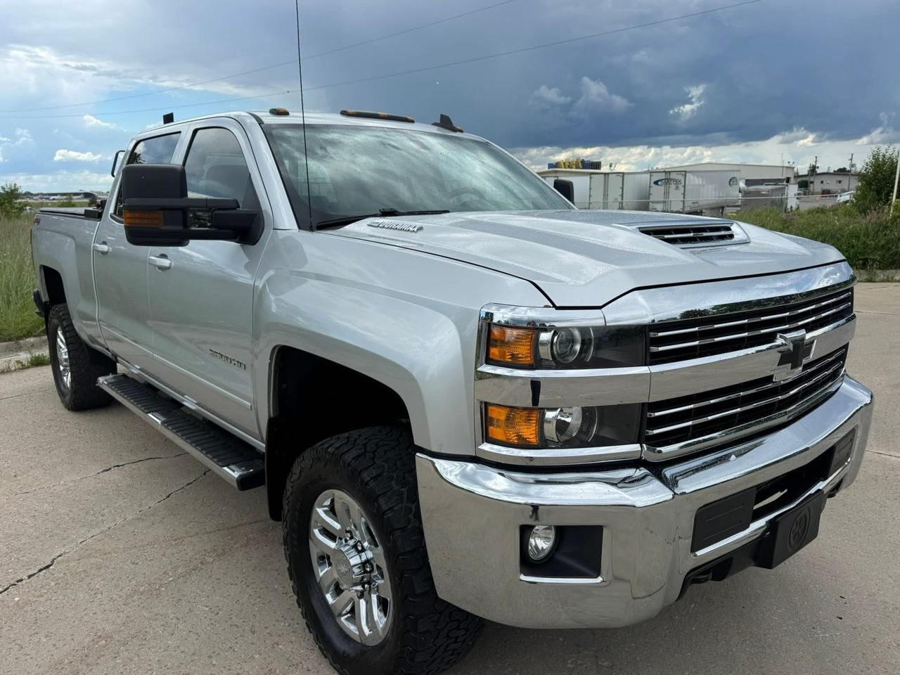 Chevrolet Silverado 2500HD LT Crew Cab Long Box 4WD 2018