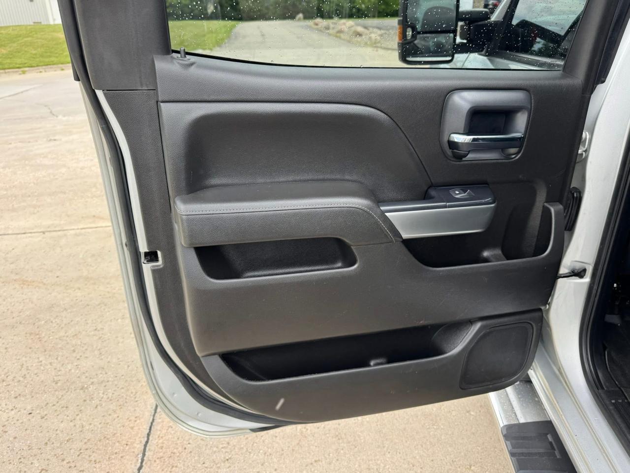 Chevrolet Silverado 2500HD LT Crew Cab Long Box 4WD 2018