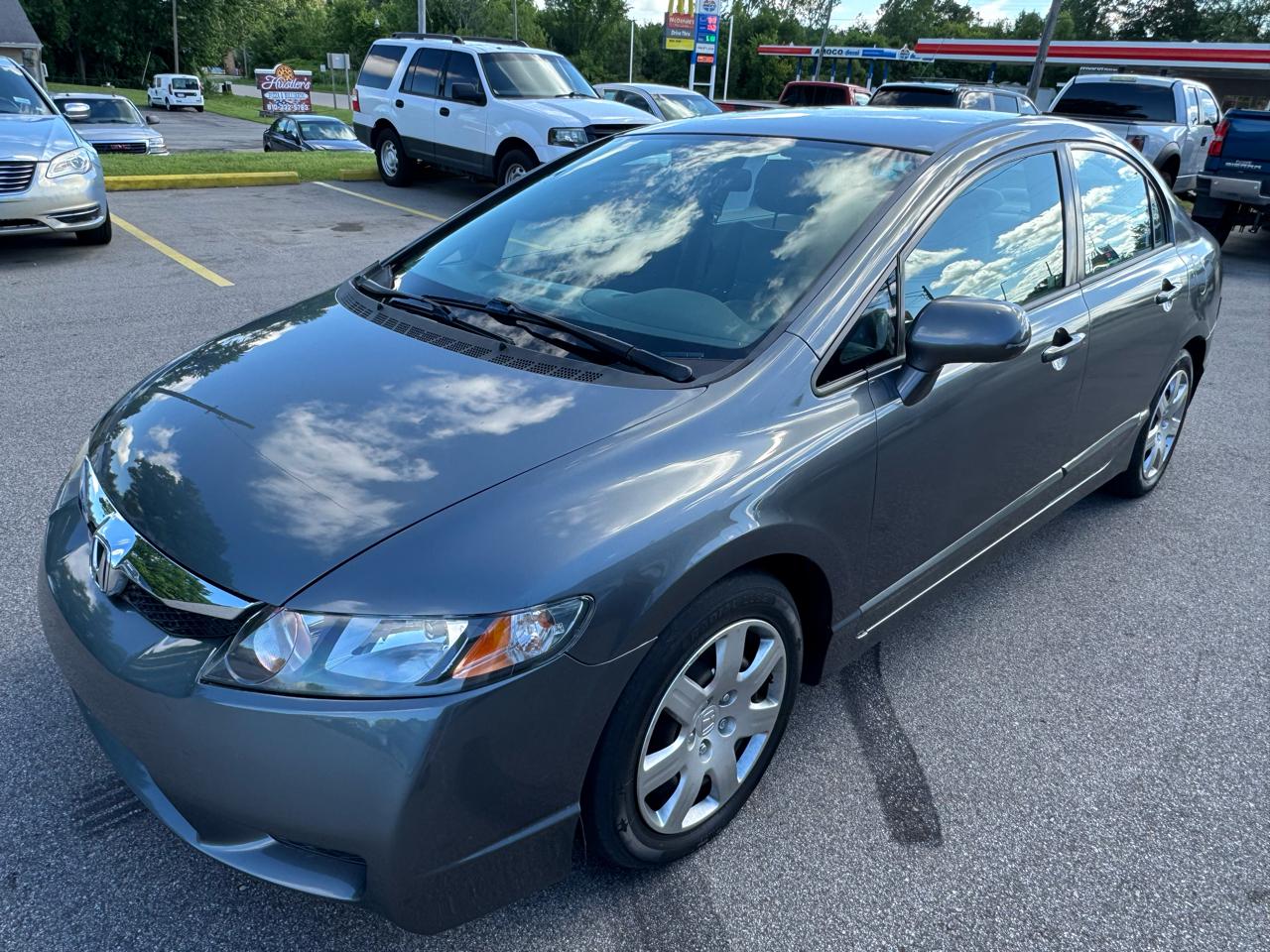 Honda Civic LX Sedan 5-Speed AT 2010