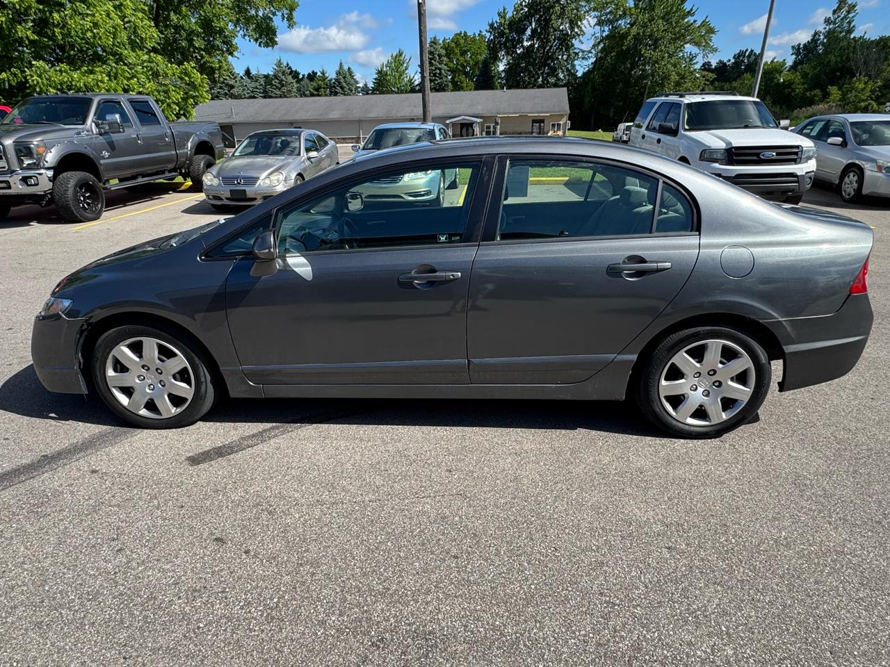 Honda Civic LX Sedan 5-Speed AT 2010