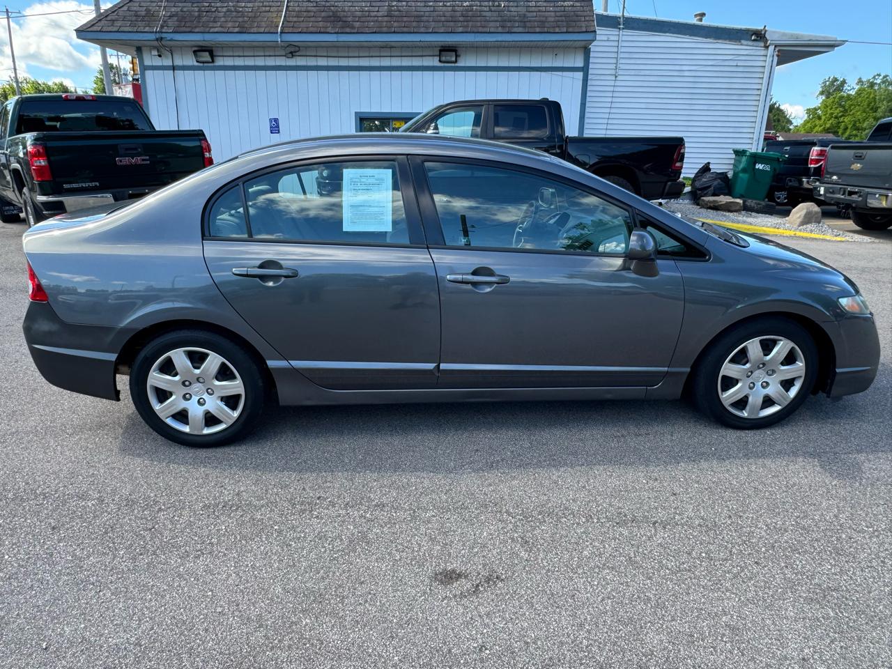 Honda Civic LX Sedan 5-Speed AT 2010