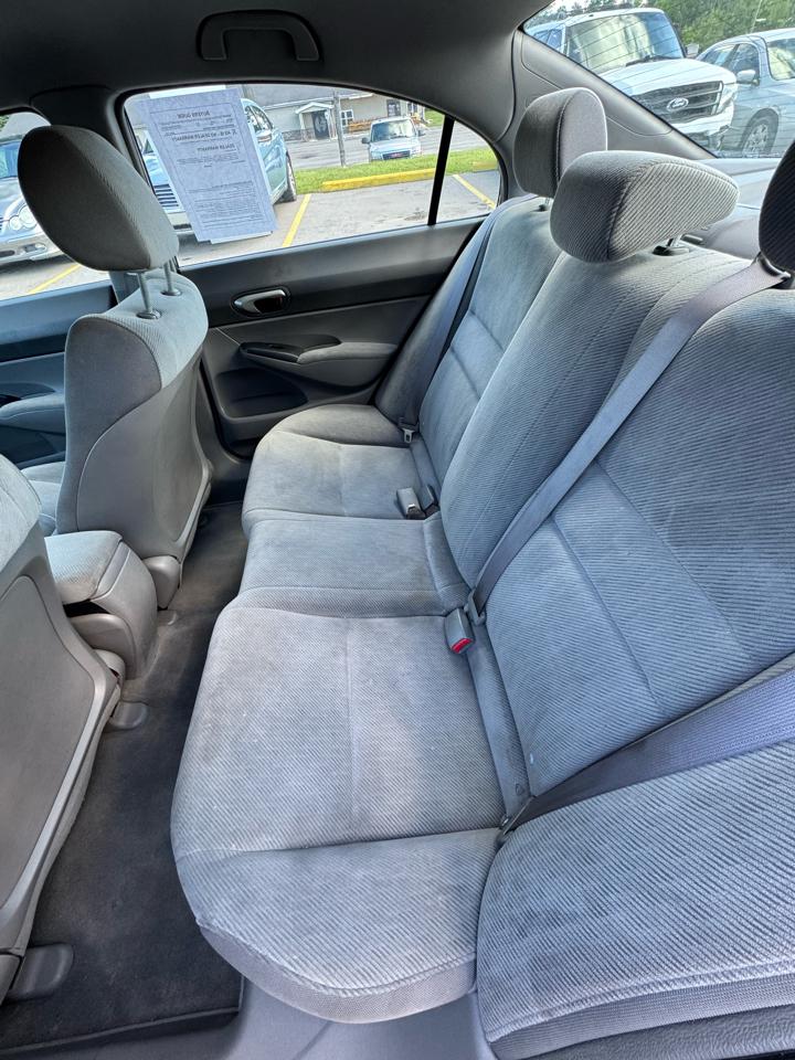 Honda Civic LX Sedan 5-Speed AT 2010