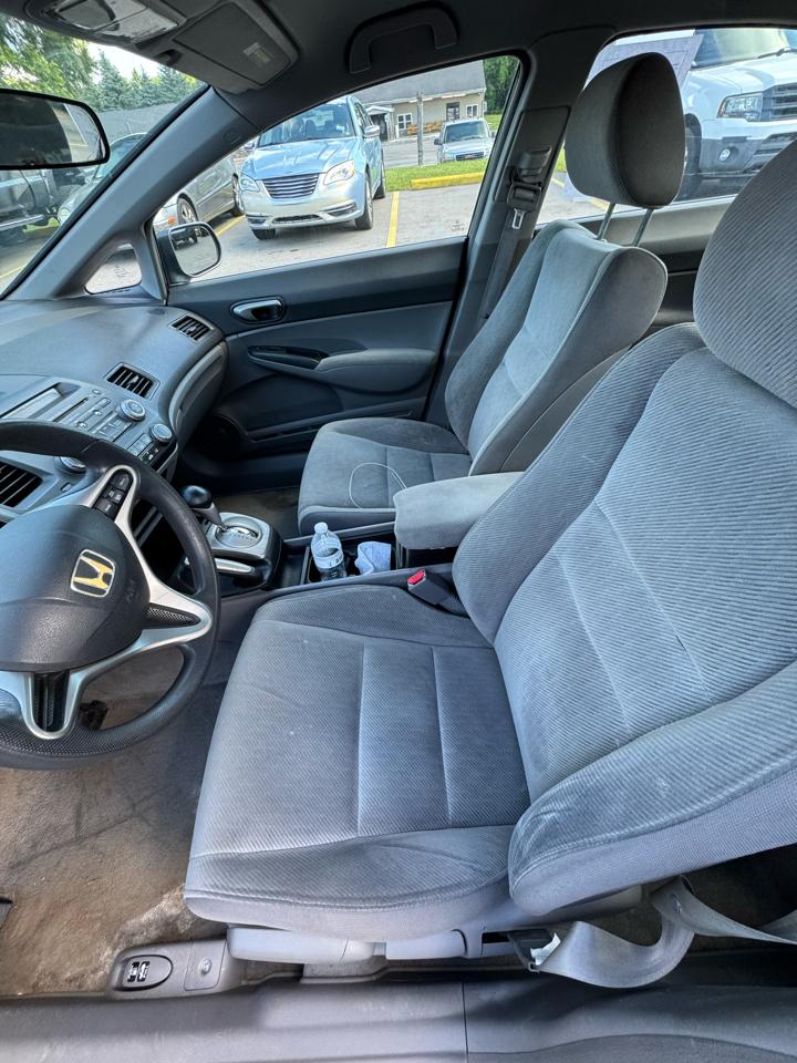 Honda Civic LX Sedan 5-Speed AT 2010
