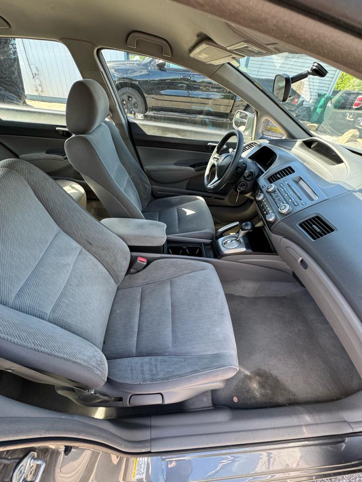 Honda Civic LX Sedan 5-Speed AT 2010