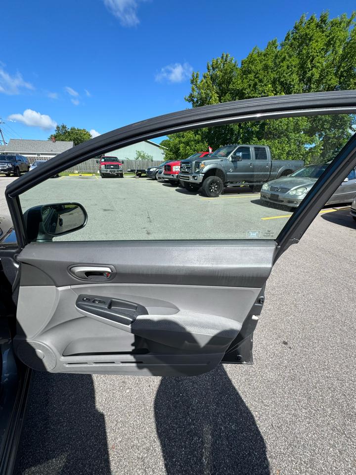 Honda Civic LX Sedan 5-Speed AT 2010