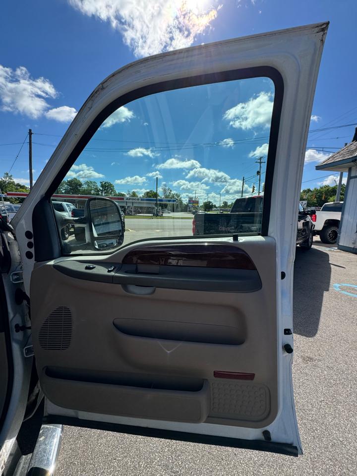 Ford F-350 SD Lariat Crew Cab Long Bed 4WD 2004