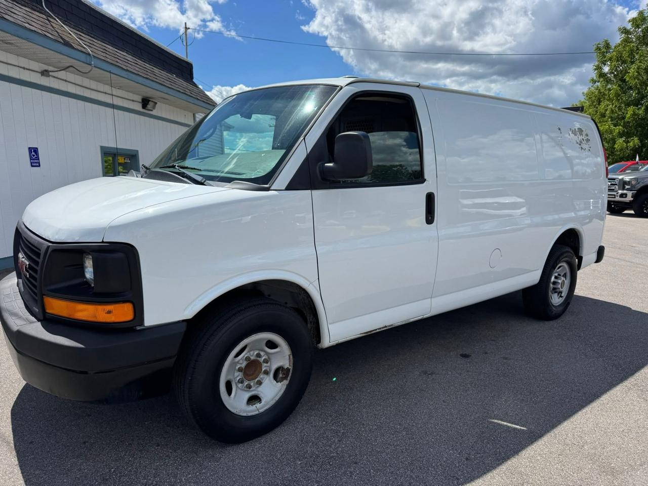 GMC Savana G2500 Cargo 2015