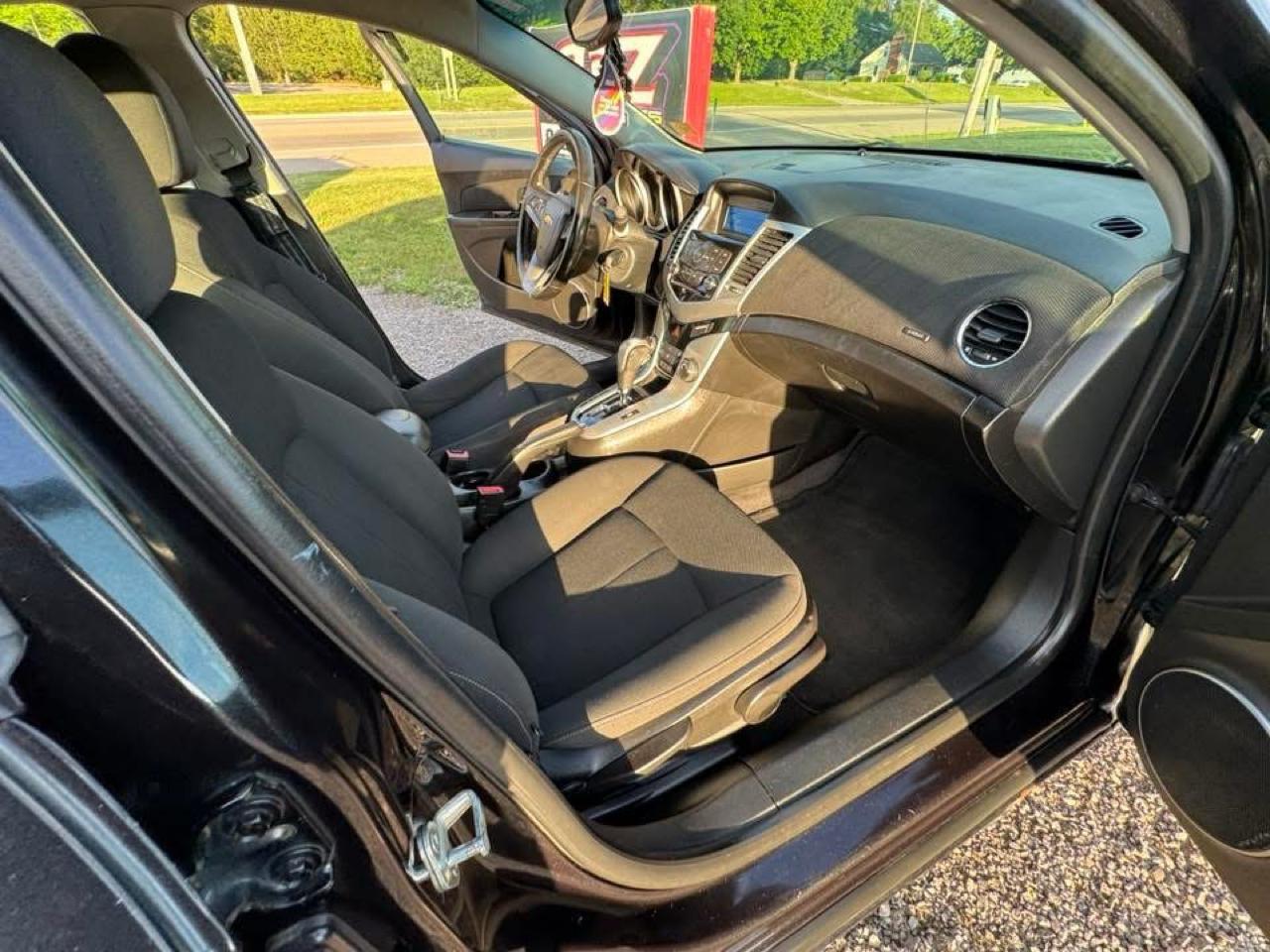 Chevrolet Cruze 1LT 2011