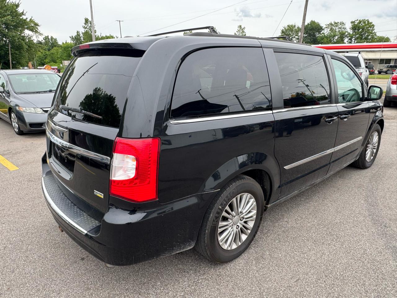 Chrysler Town & Country Touring-L 2015