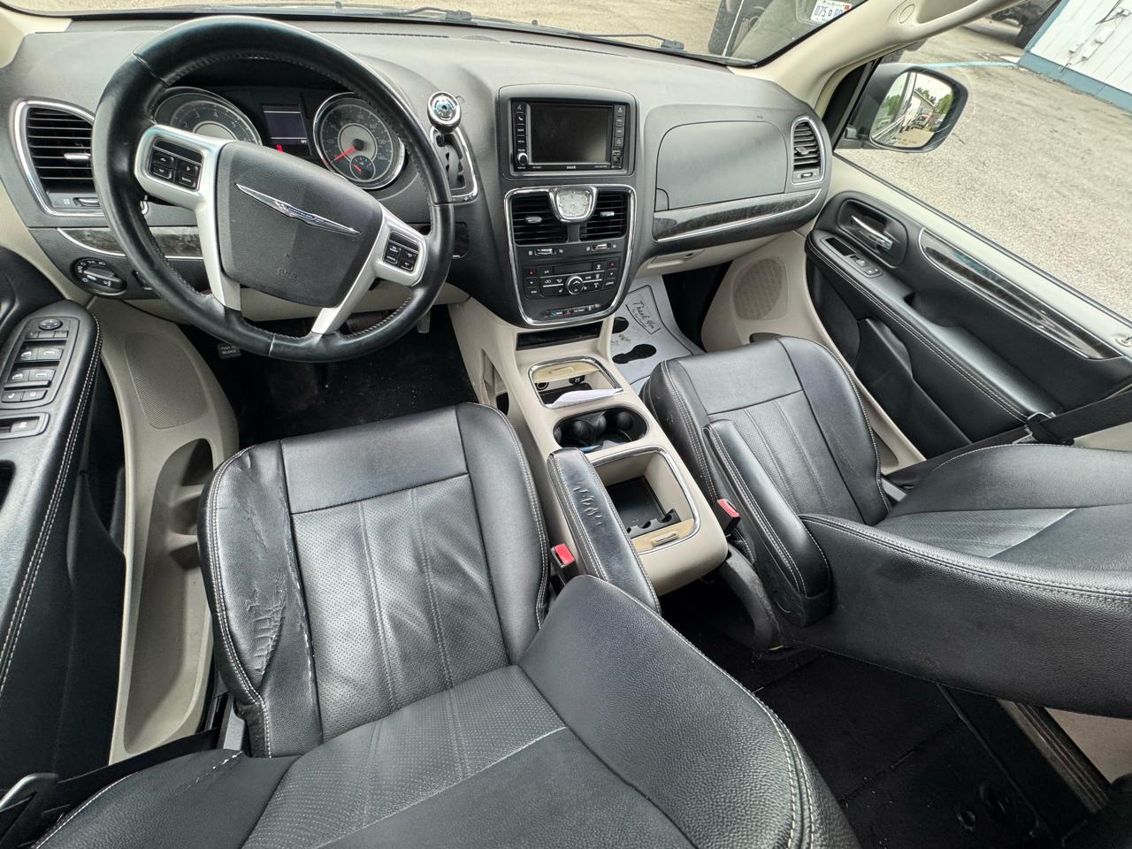 Chrysler Town & Country Touring-L 2015