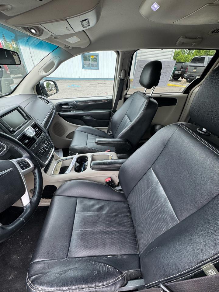 Chrysler Town & Country Touring-L 2015