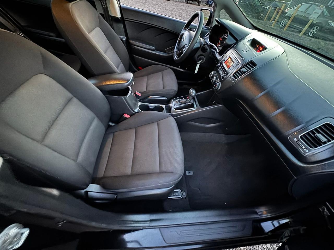 Kia Forte LX 6A 2017