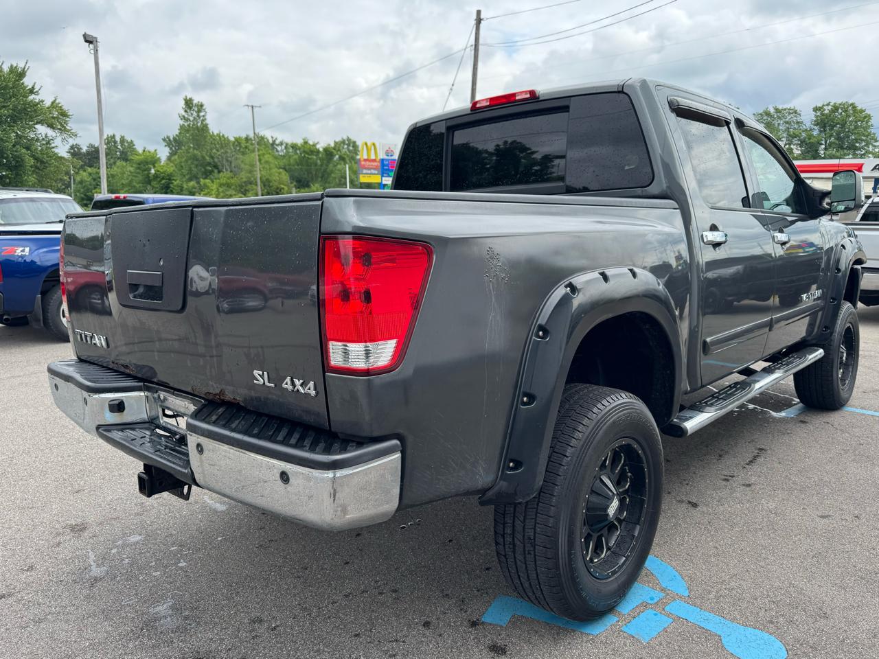 Nissan Titan SV Crew Cab 4WD 2012