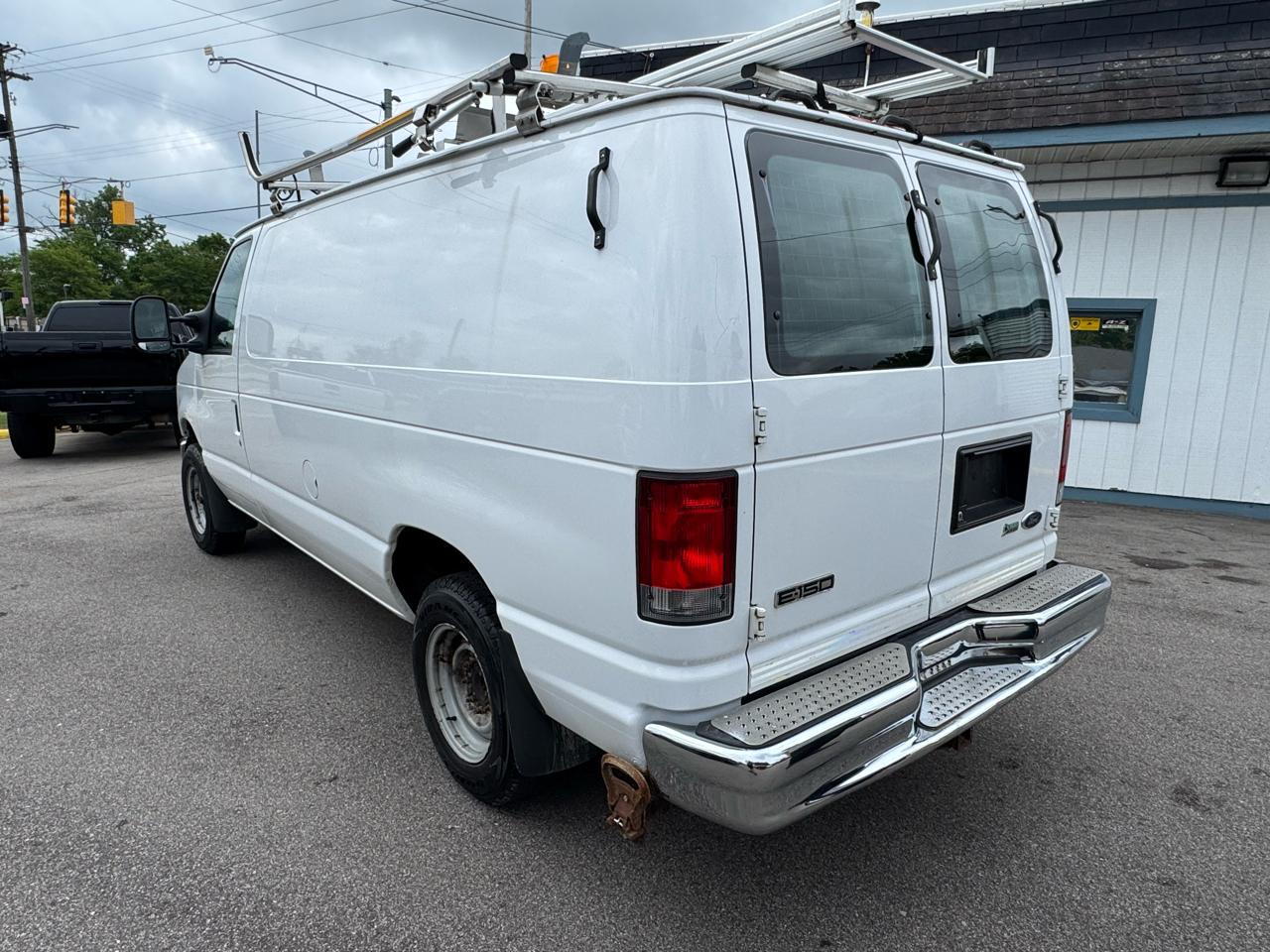 Ford Econoline E-150 2011