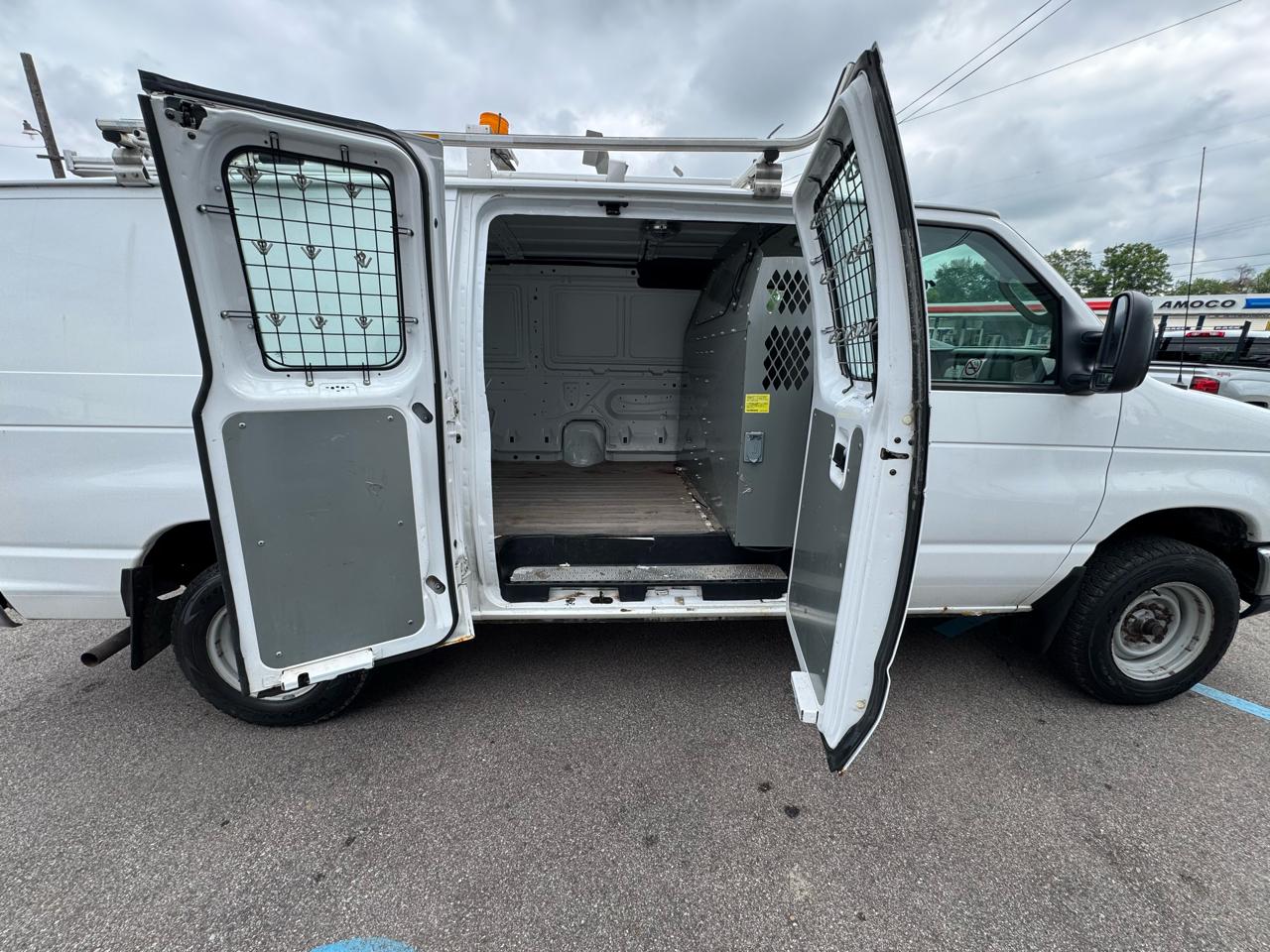 Ford Econoline E-150 2011